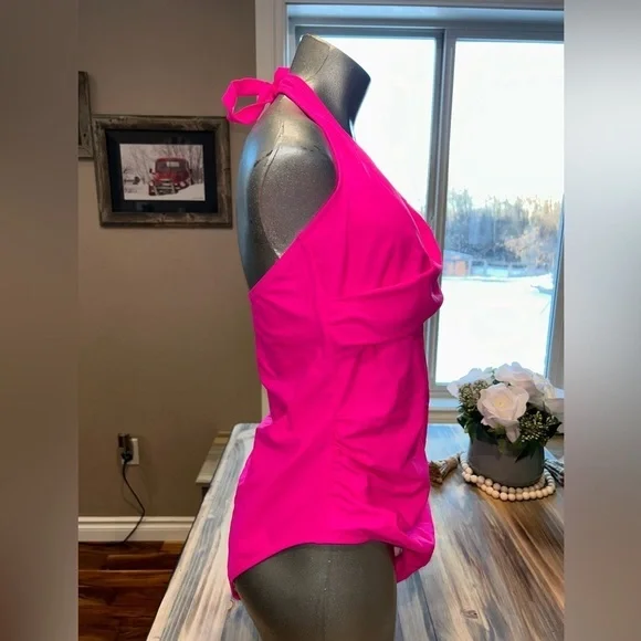 Swimsuit - Picture 3 of 8